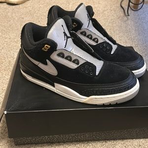 Air Jordan 3 retro black/cement grey size 8 used good condition
